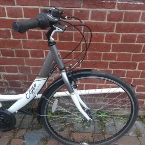 Apollo Elyse Womens Hybrid Bike £133 only - Image 2