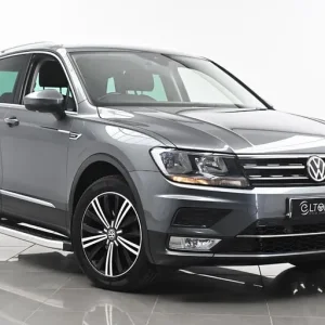 2016 Volkswagen Tiguan 2.0 TDI BlueMotion Tech SE Navigation DSG 4Motion Euro 6 (s/s) 5dr ESTATE ... - Image 2