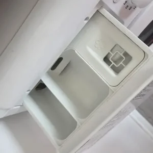 PENDING COLLECTION - Indesit washer dryer - ideal for single/small families. - Image 4