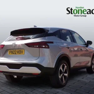 2022 Nissan Qashqai 1.3 DIG-T Hybrid SUV - Image 3