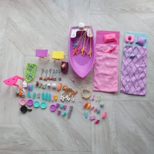 Barbie Camper van and accessories - Image 4