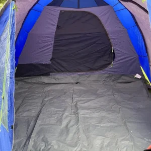 Family size tent and camping gear - Image 3