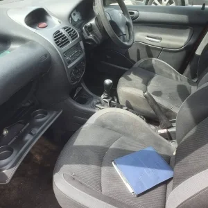 Peugeot 206 Estate 2006 manual 1360cc 5-door - Image 3