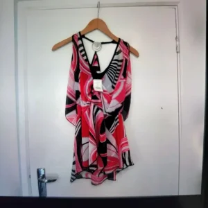BNWT Ladies New Look Lightweight Sleeveless Top Size UK10 - Image 2