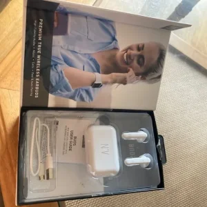 N,V Earbuds - Image 3