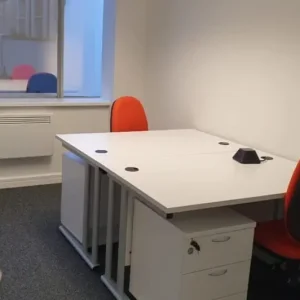 Furnished office spaces for 4 to 200 desks - Image 4