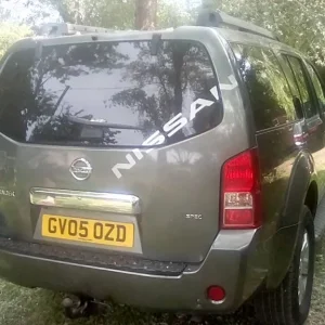 2005 Nissan Pathfinder Estate 4x4 diesel - Image 2