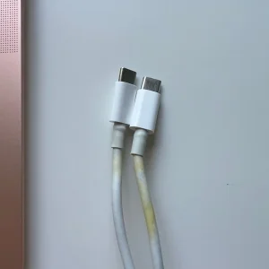 Apple MacBook Air 13” (2020, Rose Gold, 500GB) - Image 7