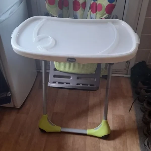 Tall baby eating chair