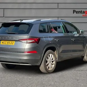 Skoda Kodiaq 1.5 Tsi 5-door SUV with 7 seats and parking sensors - Image 4