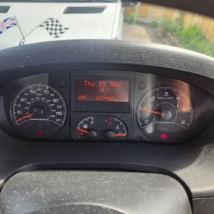 Peugeot Boxer 2.0 minibus 17 seater - Image 6