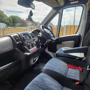 Peugeot Boxer 2.0 minibus 17 seater - Image 8