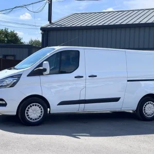 2020 Ford Transit Custom 2.0 EcoBlue Trend Panel Van - Image 3