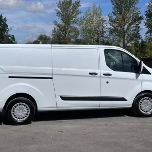 2020 Ford Transit Custom 2.0 EcoBlue Trend Panel Van - Image 6