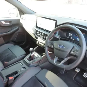 2025 Ford Kuga 1.5 EcoBoost ST-Line 5-door hatchback petrol manual - Image 7