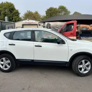 2013 Nissan Qashqai 1.6 Visia 2WD Manual Hatchback - Image 8