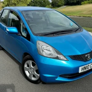 2010 Honda Jazz 1.4 i-VTEC ES with i-SHIFT and Magic Seat - Image 3