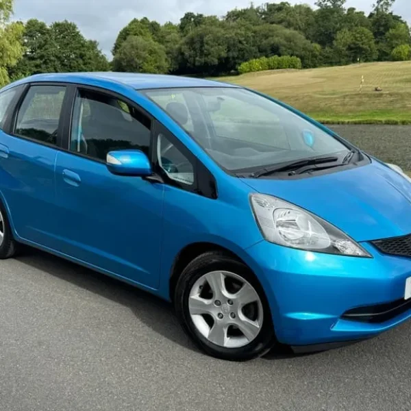 2010 Honda Jazz 1.4 i-VTEC ES with i-SHIFT and Magic Seat