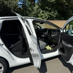 2022 Renault Zoe R110 EV50 52kWh Business+ Electric Van - Image 4