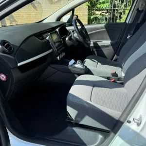 2022 Renault Zoe R110 EV50 52kWh Business+ Electric Van - Image 7