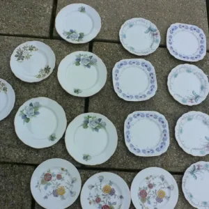 MIXED LOT OF 22 BLUE GREEN AND MIXED TEA PLATES VINTAGE CHINA - Image 2