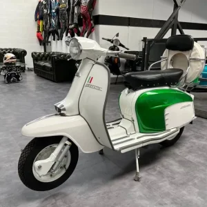 1968 Lambretta SX150 White and Green with Original Specs - Image 2