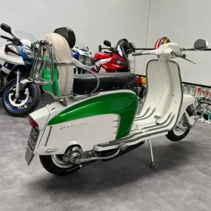 1968 Lambretta SX150 White and Green with Original Specs - Image 4
