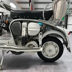 1968 Lambretta SX150 White and Green with Original Specs - Image 6