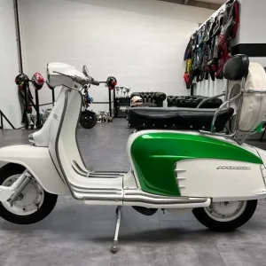 1968 Lambretta SX150 White and Green with Original Specs - Image 7