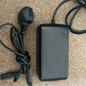 Giant 36v battery and charger - Image 4