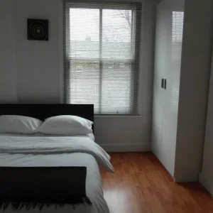 Spacious Double by Brixton & Godalming - Image 2