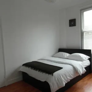 Spacious Double by Brixton & Godalming