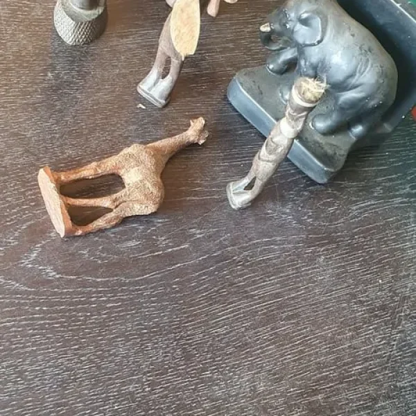 Various wooden ornimants