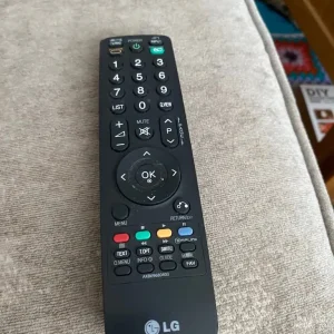 LG 40-inch TV - Image 3