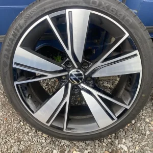 18" Bakersfield Alloy Wheels and Tyres for VW Golf GTi GTD - Image 2