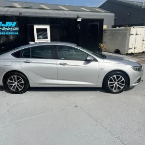 2017 Vauxhall Insignia Design Ecotec Grand Sport 1.6 CDTI - Image 2