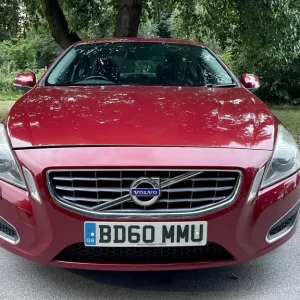 VOLVO S60 2.4 D5 MANUAL SE LUXE WITH TOWBAR AND LEATHER INTERIOR - Image 8