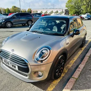 2018 MINI Hatch 1.5 Cooper Euro 6 (s/s) 5-door manual hatchback - Image 5