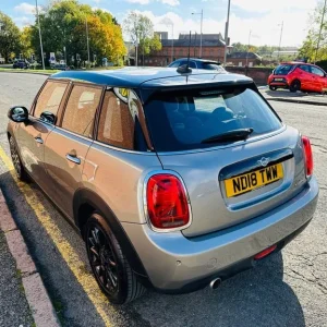 2018 MINI Hatch 1.5 Cooper Euro 6 (s/s) 5-door manual hatchback - Image 6