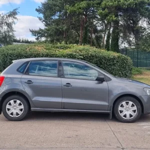 Volkswagen Polo 1.2L Hatchback 2010 Manual - Image 2