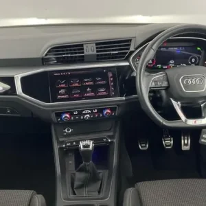 2022 Audi Q3 Black Edition 35 TFSI 150 PS 6-speed Manual SUV - Image 8