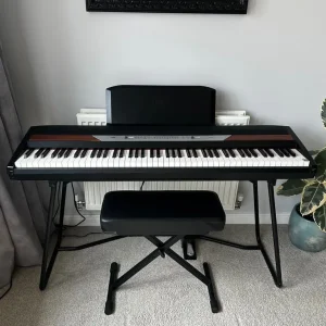 KORG SP-250 Digital Piano
