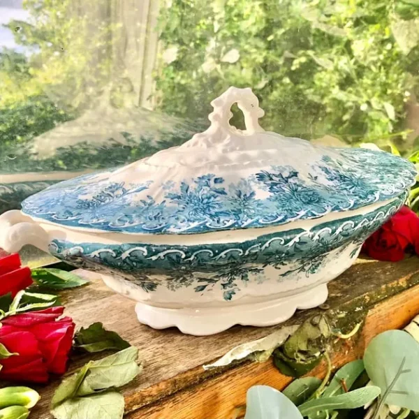 Vintage serving dish with lid