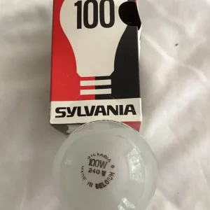 100w/40w Sylvania light bulbs - Image 3