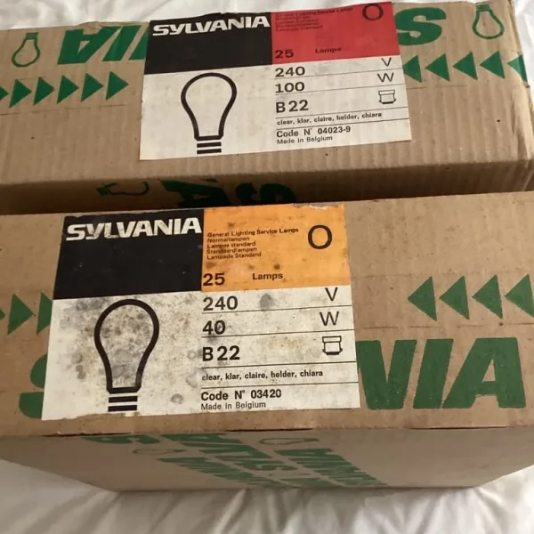 100w/40w Sylvania light bulbs