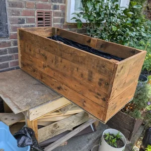 Large wooden planter - Image 2