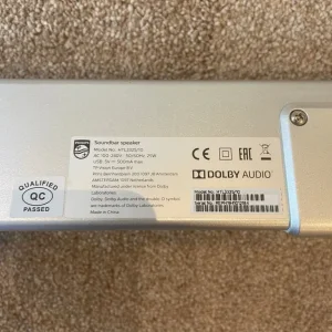 Phillips sound bar with subwoofer and remote - Image 4