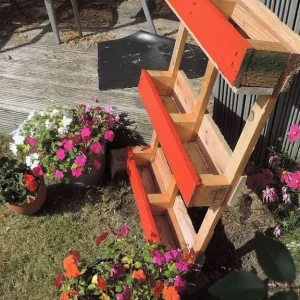 Red Rustic Pallet Planter - Image 2