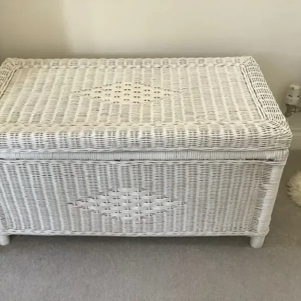White wicker ottoman