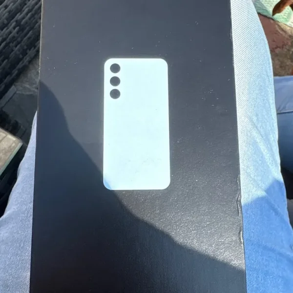 Samsung galaxy s24 FE blue